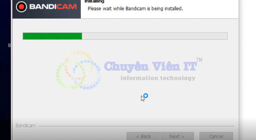 Đợi phần mềm được cài đặt.