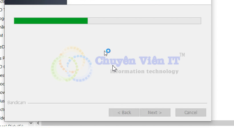 Đợi phần mềm được cài đặt.