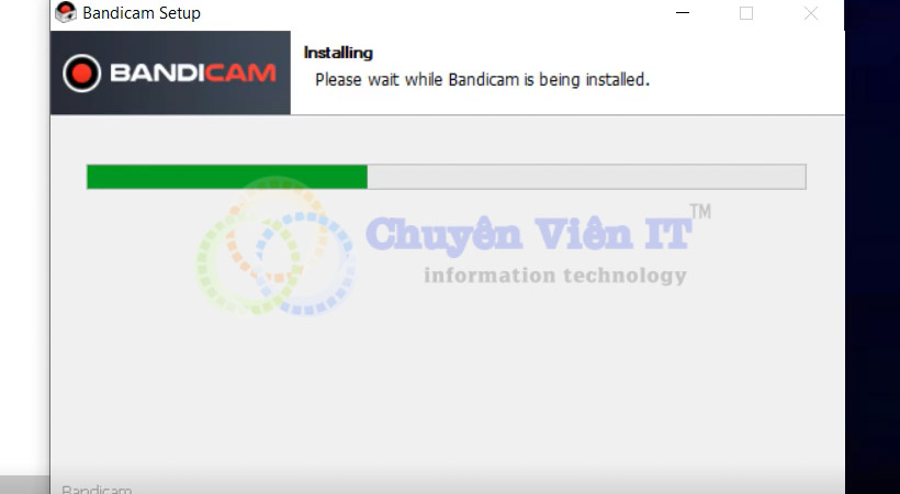 Đợi phần mềm được cài đặt.