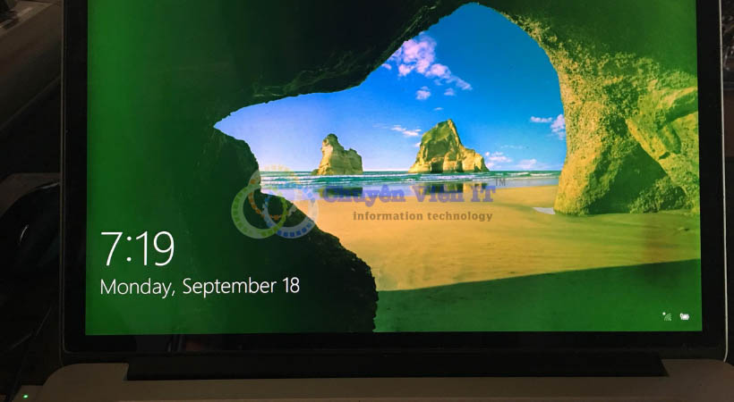 tìm hiểu nguyên nhân làm màn hình bị ám xanh 