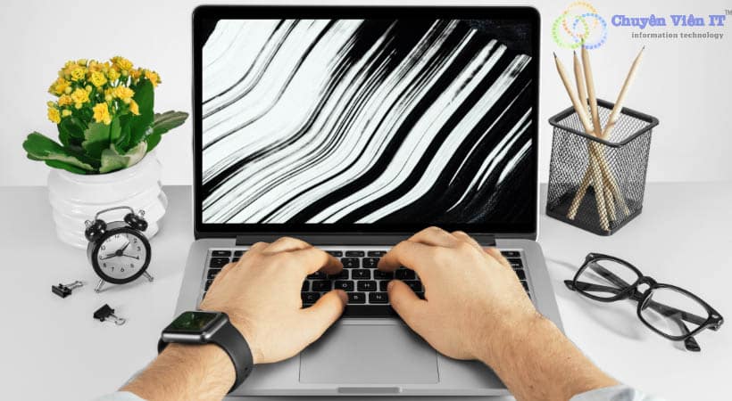 Màn hình Latop bị chảy mực