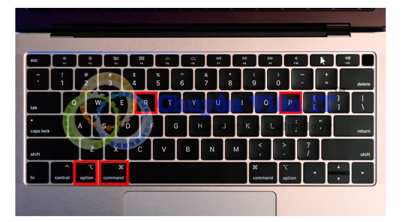 Command + Option + R + P để khởi động